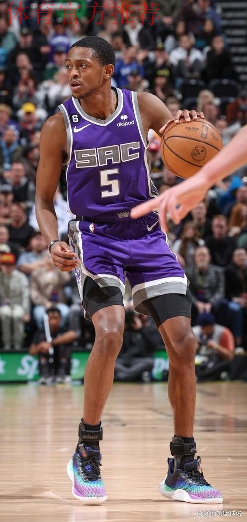 福克斯：不看国王的比赛，唯一保持联系的是基根-默里